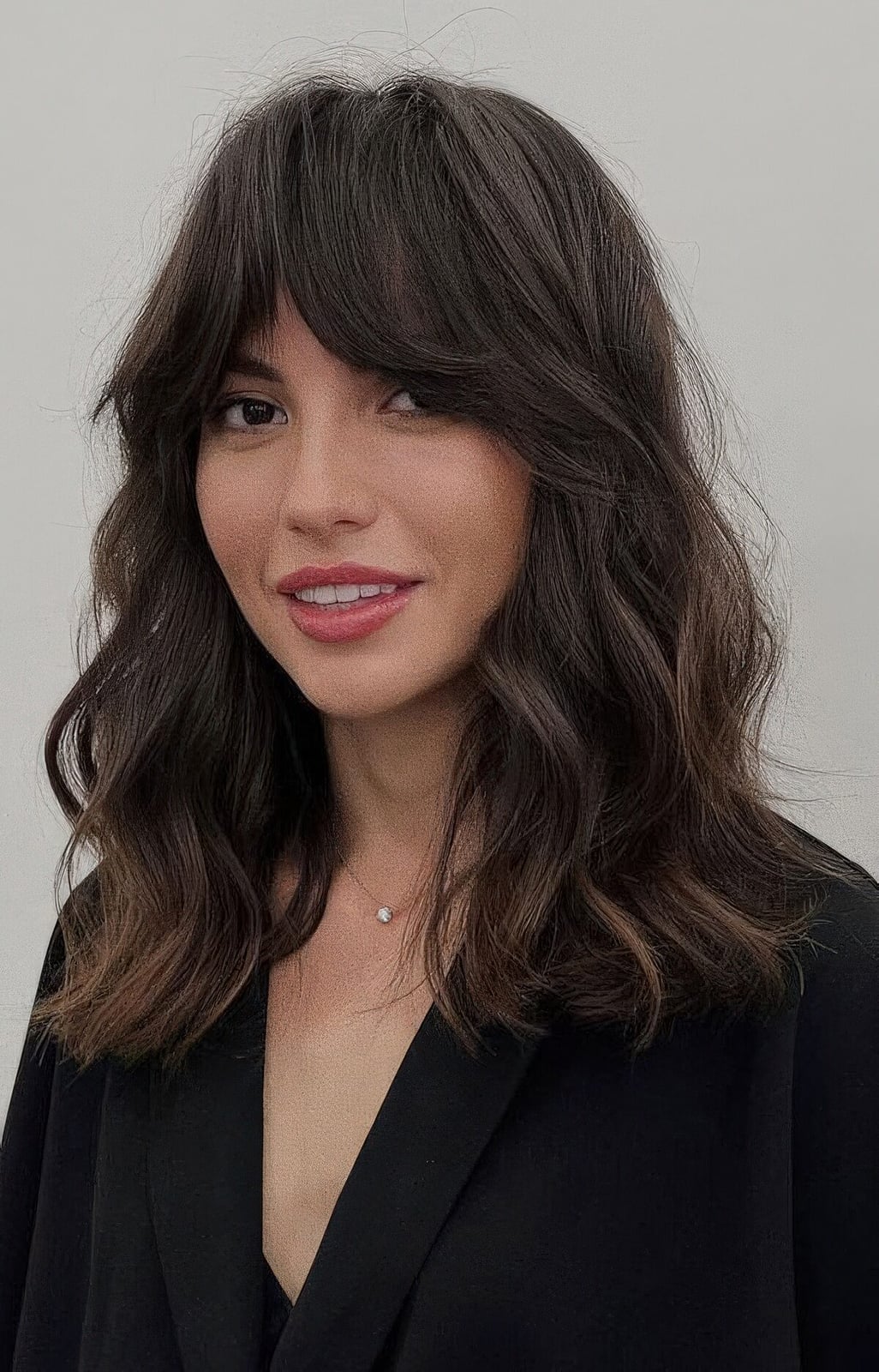 Collarbone With Bottleneck Bangs And Balayage Collarbone With Bottleneck Bangs And Balayage — Classy Bottleneck Bangs