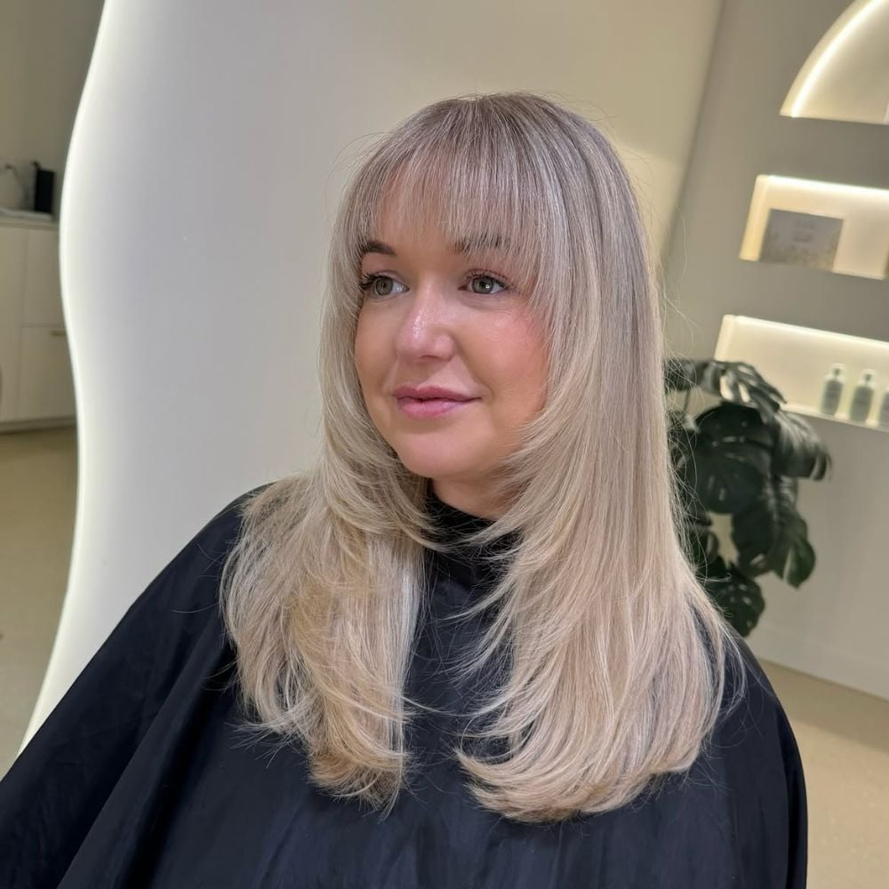 Collarbone Ash Blonde With Bottleneck Bangs Collarbone Ash Blonde With Bottleneck Bangs — Classy Bottleneck Bangs