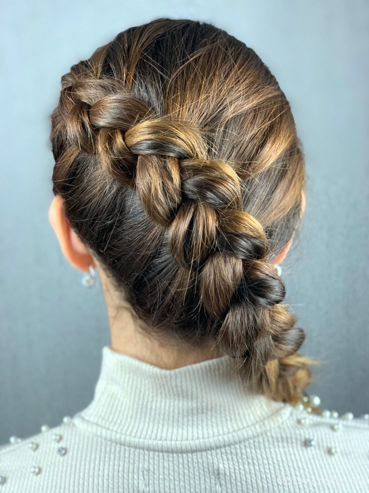 Defined Dutch Braid On Brown Highlighted Hair Defined Dutch Braid On Brown Highlighted Hair — Classy Braids to the Side