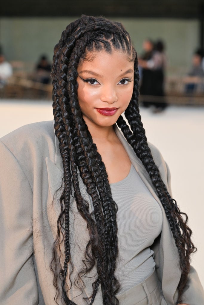 Long Thick Box Braids With Wavy Ends Long Thick Box Braids With Wavy Ends — Classy Braids to the Side