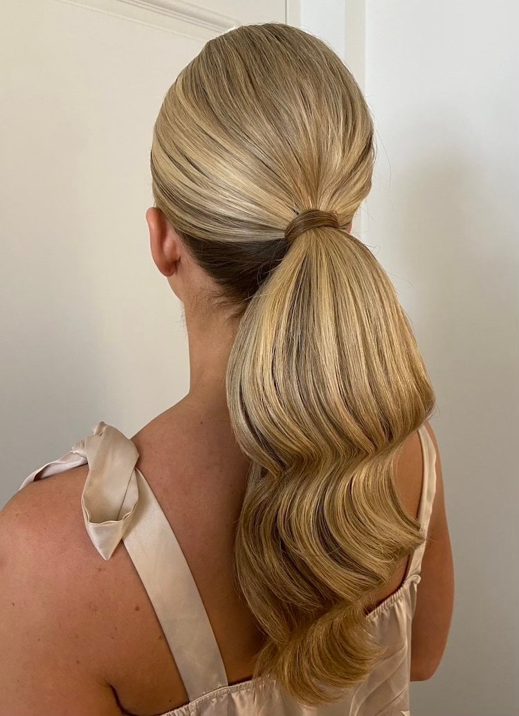 Ash Blonde Ponytail With Voluminous Loose Waves Ash Blonde Ponytail With Voluminous Loose Waves — Classy Bridesmaid Ponytail