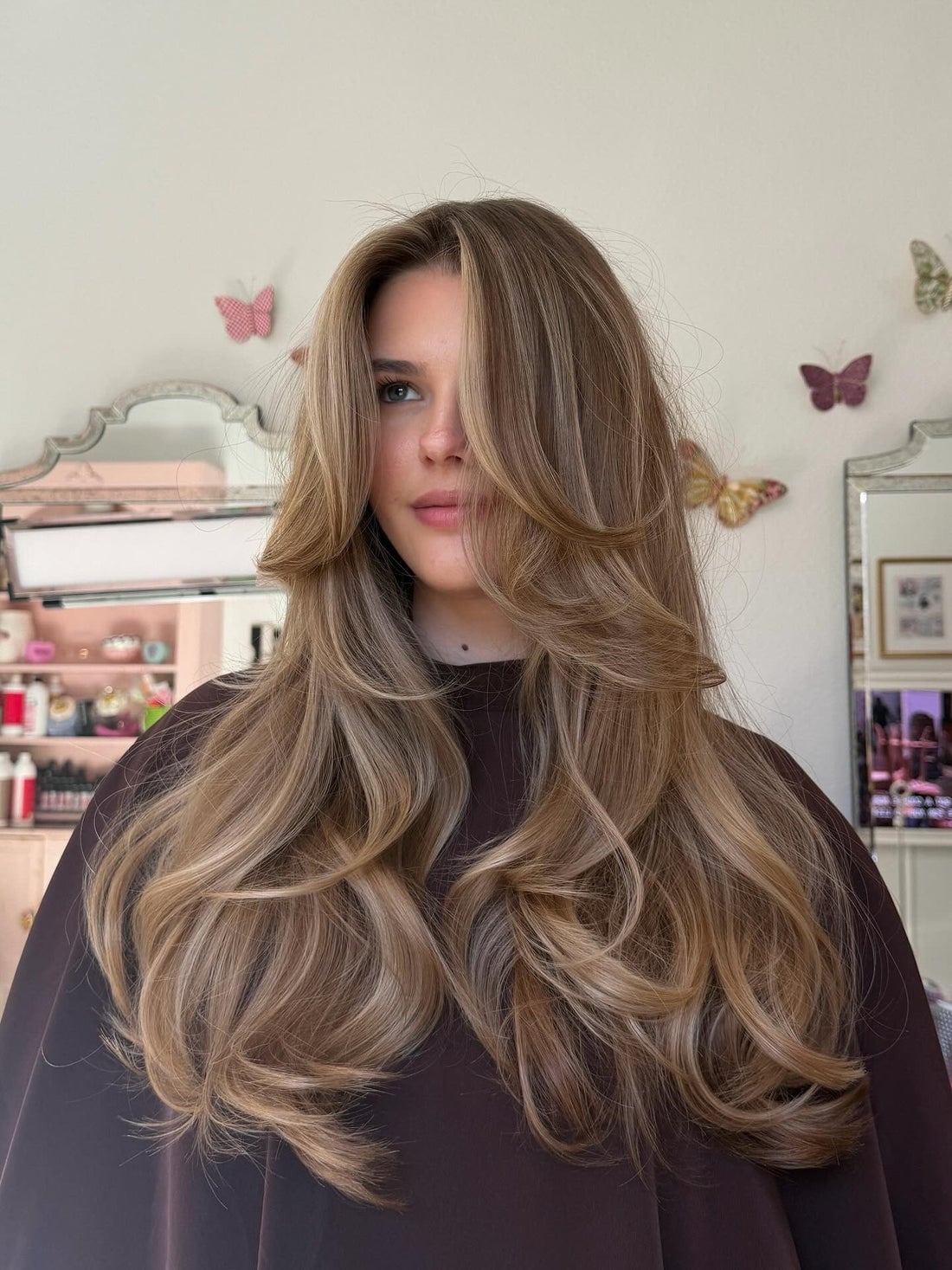 Mid-Back Bronde Balayage With Voluminous Blowout — Classy Bronde Balayage