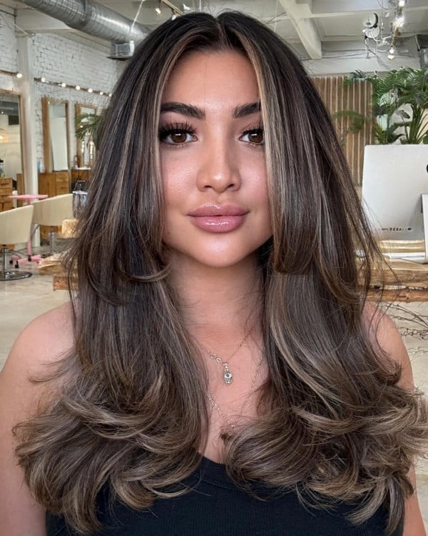 Fine Hair Bronde Balayage With Curtain Bangs — Classy Bronde Balayage