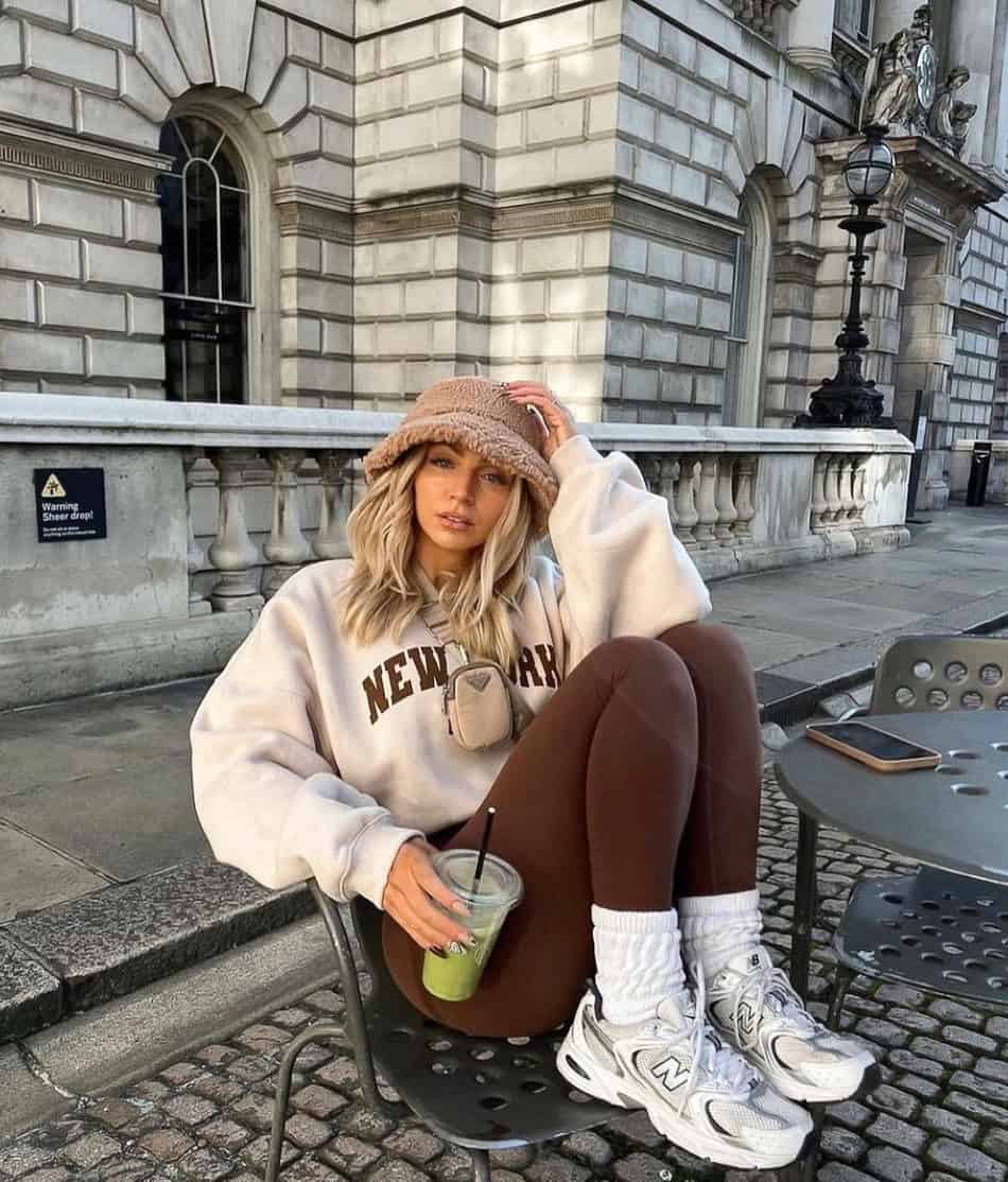 Beige Sweatshirt With Bucket Hat — Classy Brown Leggings Outfit