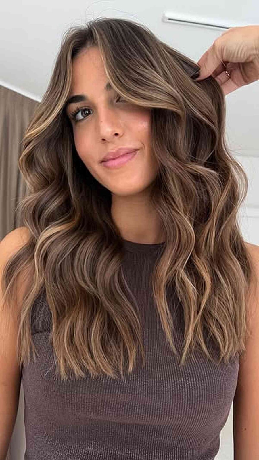 Mid-Back Dark Brown With Root Shadow Mid-Back Dark Brown With Root Shadow — Classy Brunette Hair Colors