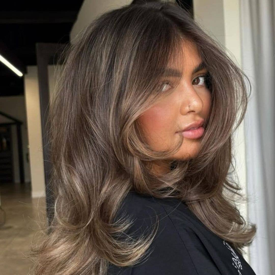 Collarbone Dimensional Brunette With Highlights Collarbone Dimensional Brunette With Highlights — Classy Brunette Hair Colors
