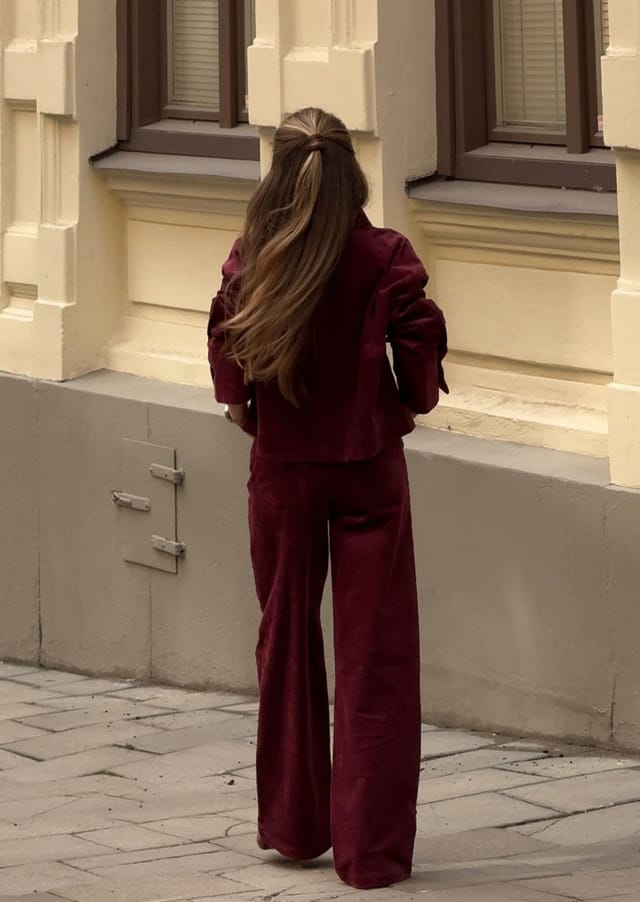 Monochromatic Burgundy Velvet Trousers With Jacket Monochromatic Burgundy Velvet Trousers With Jacket — Classy Burgundy Pants Outfits