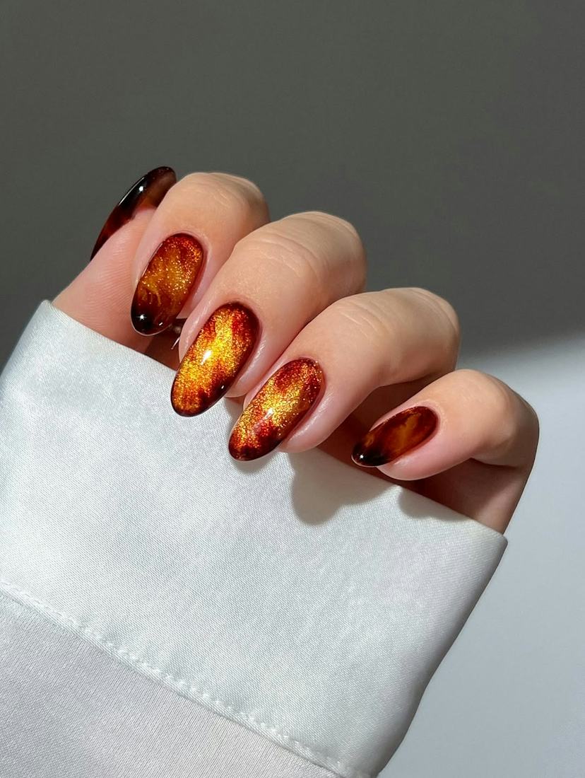 Fiery Orange Red Cat Eye Medium Oval Nails Fiery Orange Red Cat Eye Medium Oval Nails — Classy Burnt Orange Nails