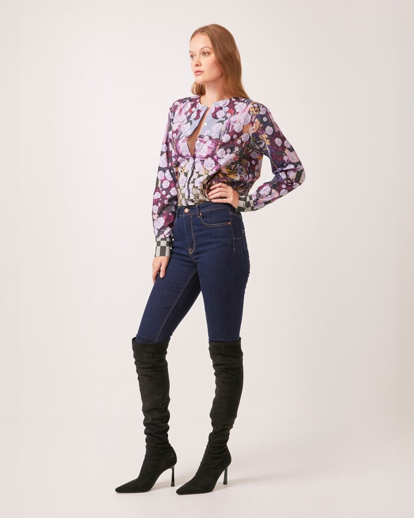 Floral Print Blouse with Dark Wash Fitted Jeans and Suede Boots Floral Print Blouse with Dark Wash Fitted Jeans and Suede Boots — Classy Casual Date Night Outfit