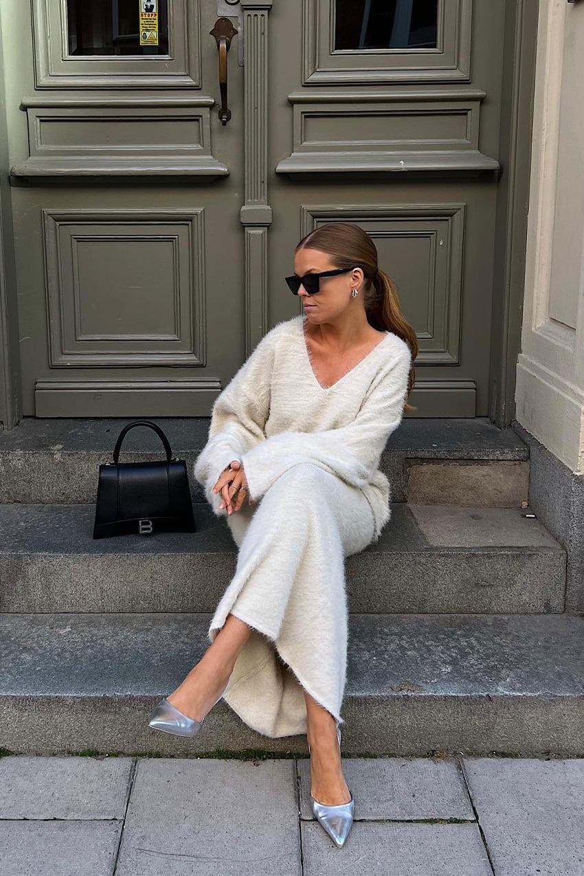 Textured Off-White Knit Sweater and Skirt Set Textured Off-White Knit Sweater and Skirt Set — Classy Casual Date Night Outfit