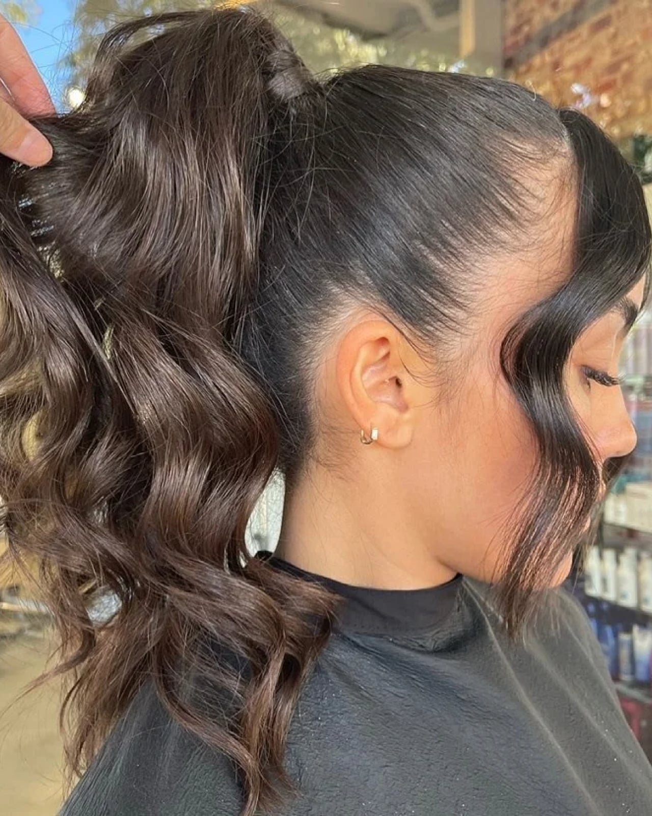 High Ponytail With Glossy Waves — Classy Casual Hairstyles