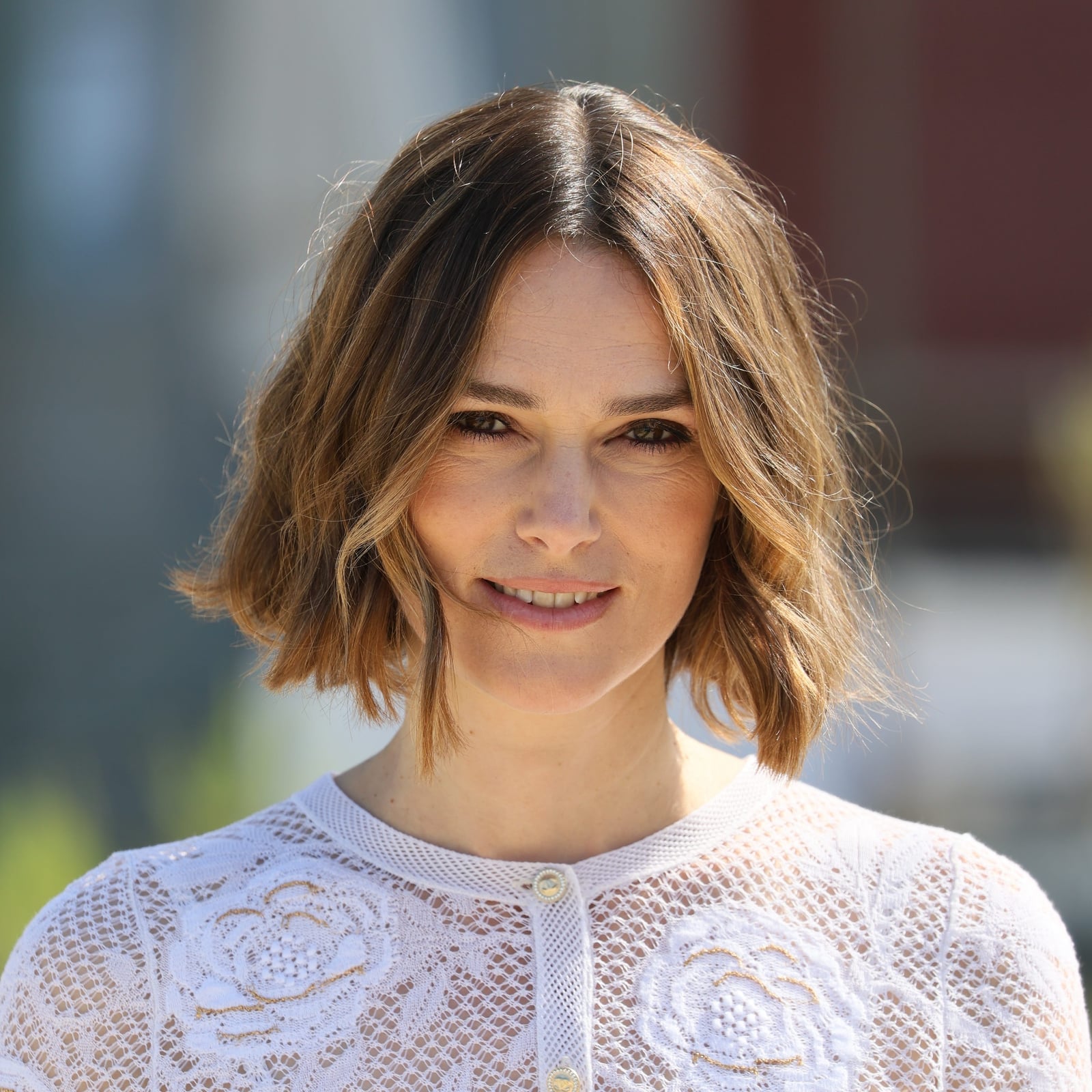 Collarbone Bob Wavy Blowout — Classy Casual Hairstyles