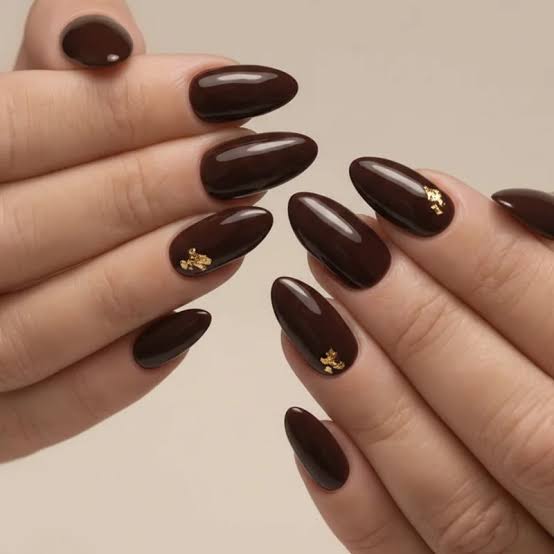 Rich Chocolate Brown Almond Nails with Gold Foil Rich Chocolate Brown Almond Nails with Gold Foil — Classy Chocolate Nails