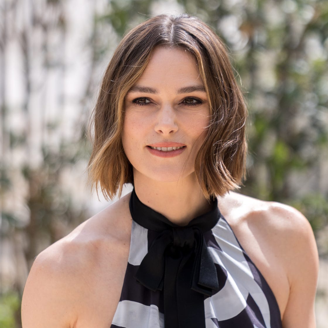 Collarbone Bob With Blonde Balayage and Air Dried — Classy Choppy Bob Haircuts