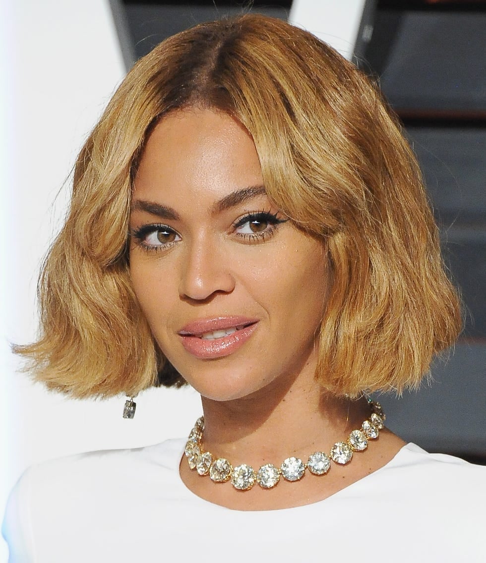 Honey Blonde Bob With Face-Framing Layers — Classy Choppy Bob Haircuts