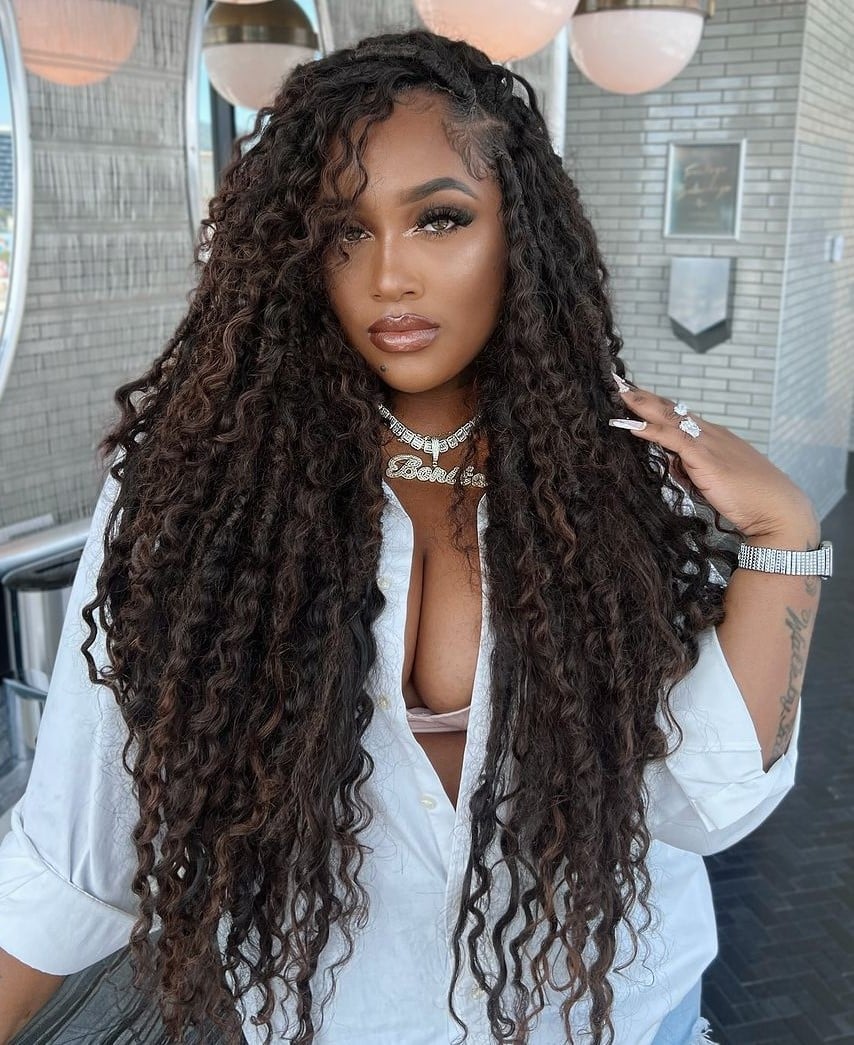 Mid-Back Voluminous Waves With Caramel Highlights Mid-Back Voluminous Waves With Caramel Highlights — Classy Color Locs