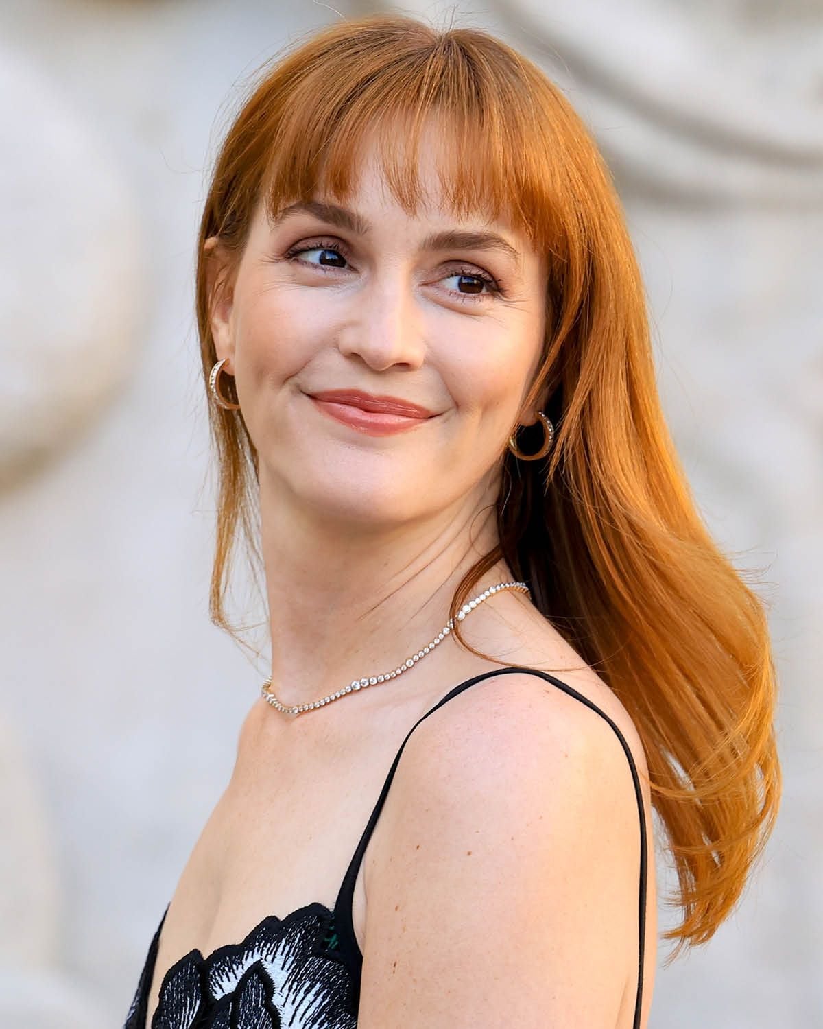 Collarbone Layers With Soft Copper Tones — Classy Copper Hair Color