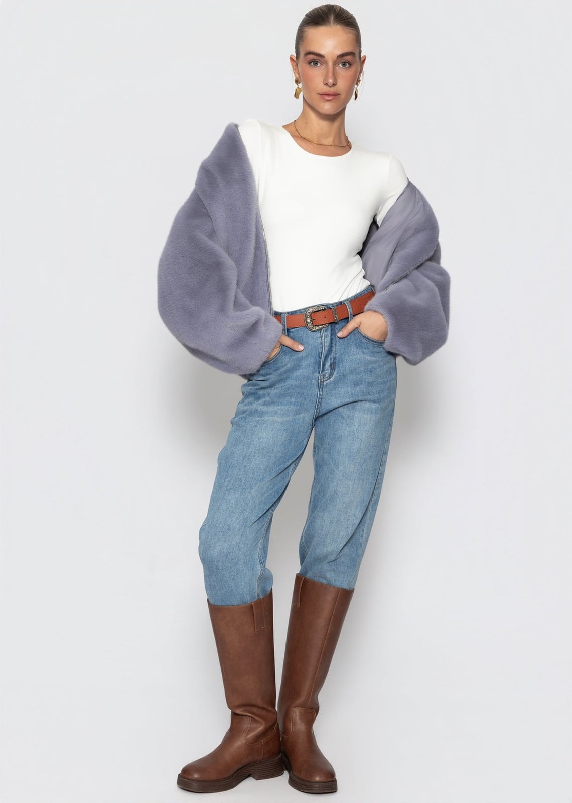 White Crewneck Top With Faux Fur Jacket And Blue Jeans — Classy Crewneck Outfits