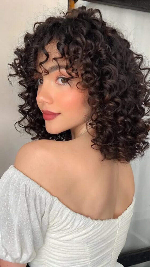 Collarbone Bob With Defined Curls Collarbone Bob With Defined Curls — Classy Curly Hair Cutting