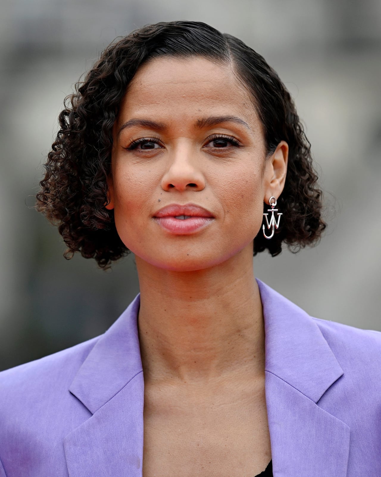 Collarbone Length Layers With Caramel Highlights Collarbone Length Layers With Caramel Highlights — Classy Curly Haircuts