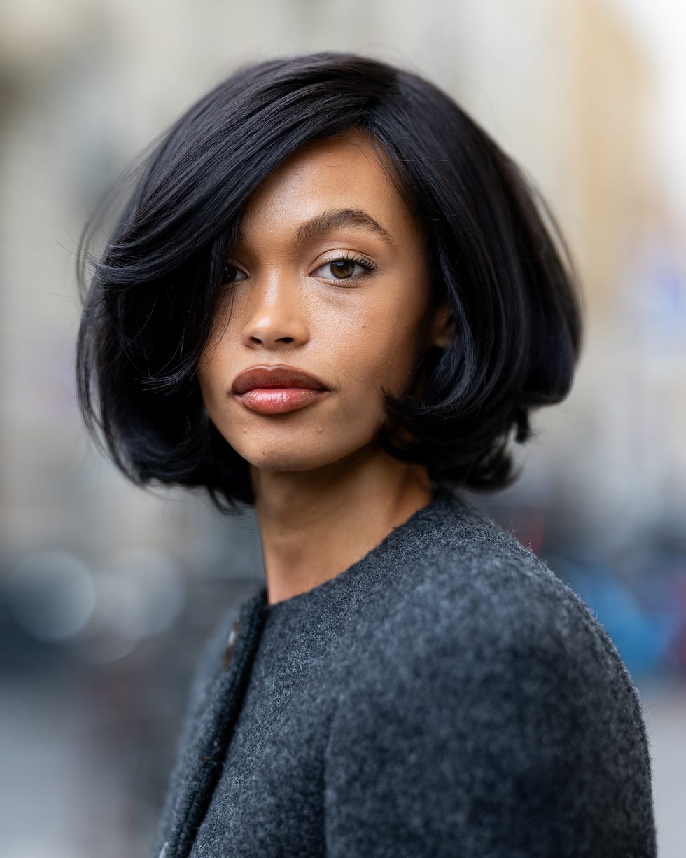 Thick Wavy Black Collarbone Bob With Volume Thick Wavy Black Collarbone Bob With Volume — Classy Cut Bob
