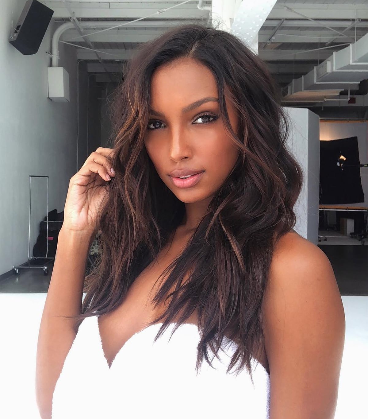 Mid-Back Wavy Dark Brown With Face Framing Mid-Back Wavy Dark Brown With Face Framing — Classy Dark Brown Hair with Caramel