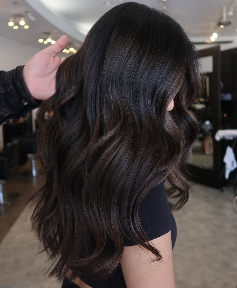 Mid-Back Dark Brown With Ash Brown Highlights and Long Layers Mid-Back Dark Brown With Ash Brown Highlights and Long Layers — Classy Dark Brown Highlights