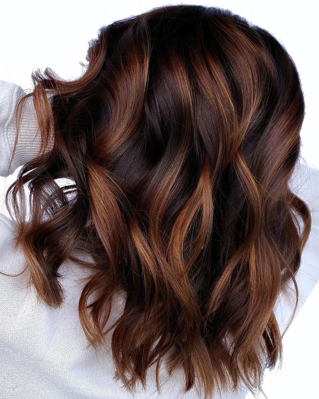 Collarbone Dark Brown With Vibrant Copper Highlights Collarbone Dark Brown With Vibrant Copper Highlights — Classy Dark Brown Highlights