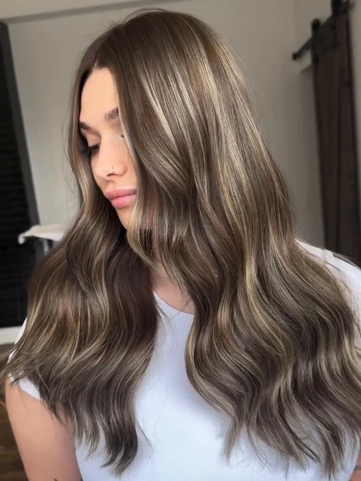 Mid-Back Dark Brown With Ash Brown Highlight Blowout, Wavy Mid-Back Dark Brown With Ash Brown Highlight Blowout, Wavy — Classy Dark Brown Highlights
