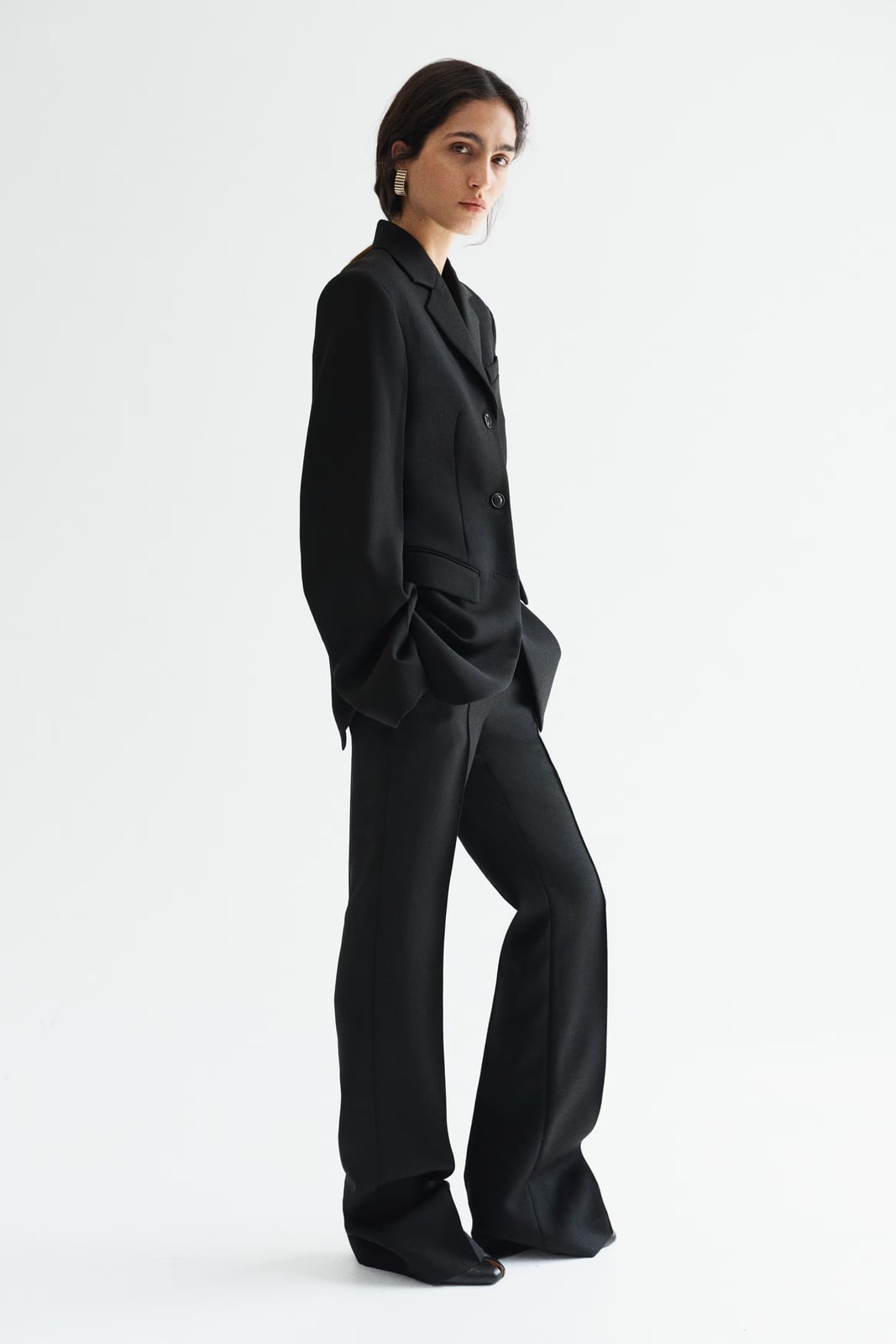 Oversized Black Blazer with Black Trousers — Classy Dress Pants Outfit Women
