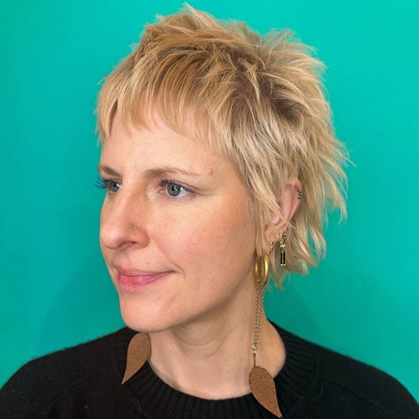 Ash Blonde Choppy Pixie With Micro Bangs Ash Blonde Choppy Pixie With Micro Bangs — Classy Edgy Haircuts
