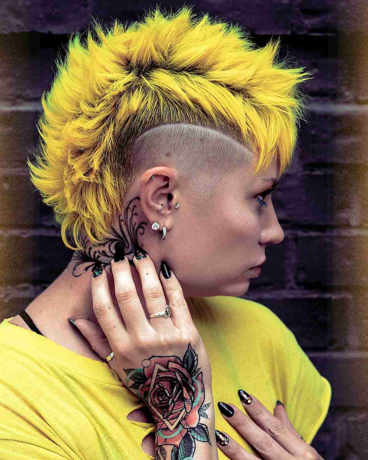 Yellow Mohawk With Textured Spiky Top Yellow Mohawk With Textured Spiky Top — Classy Edgy Haircuts