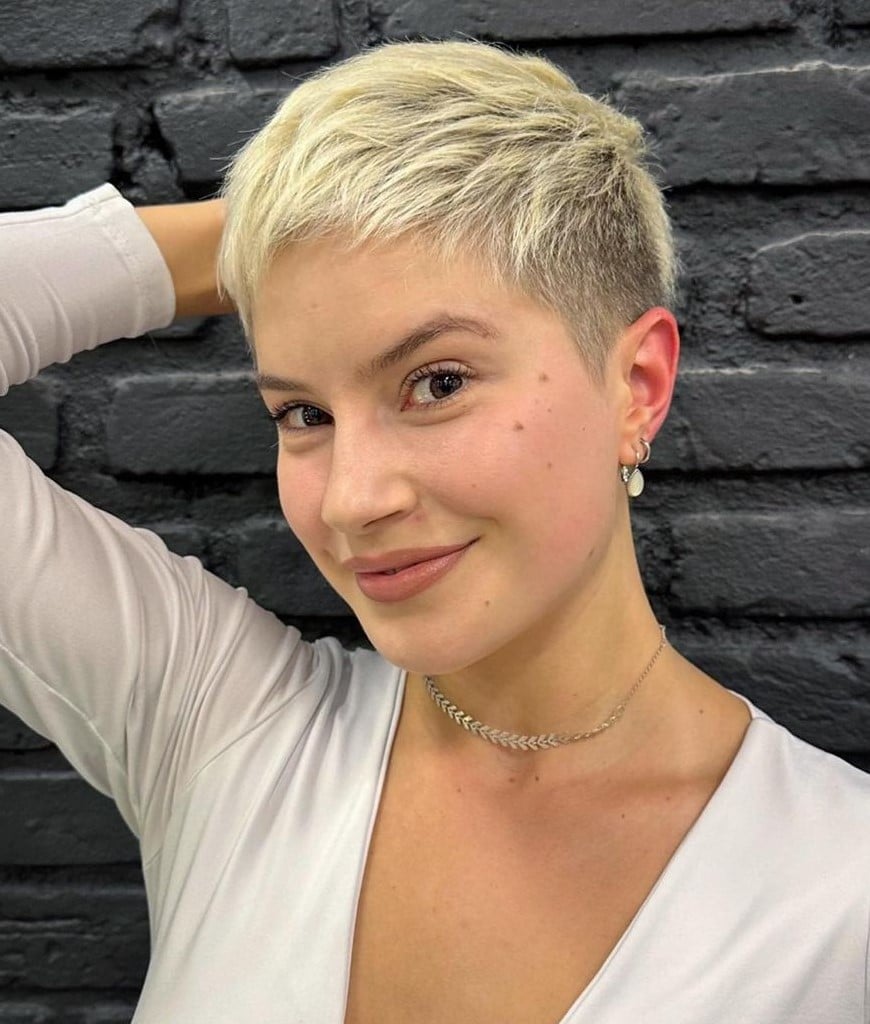 Ash Blonde Pixie With Undercut And Highlights Ash Blonde Pixie With Undercut And Highlights — Classy Edgy Pixie