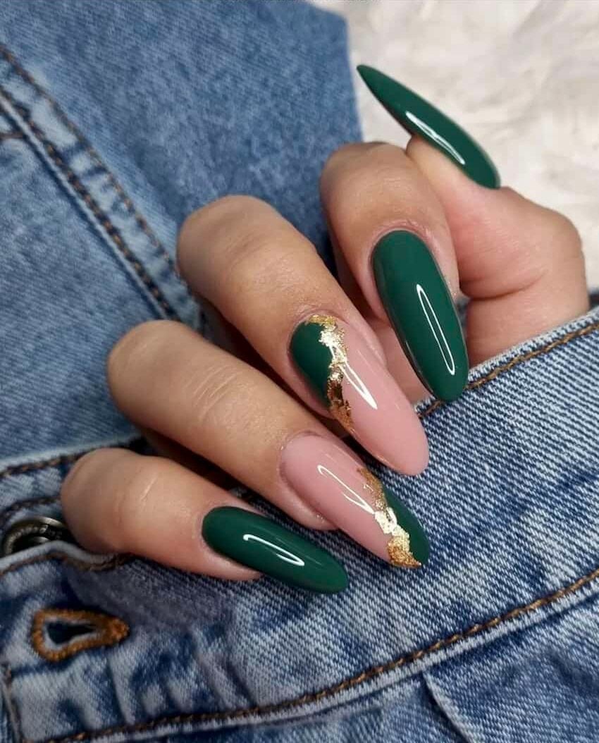 Long Stiletto Emerald Green Nude Gold Foil Contrast Long Stiletto Emerald Green Nude Gold Foil Contrast — Classy Emerald Green Nails