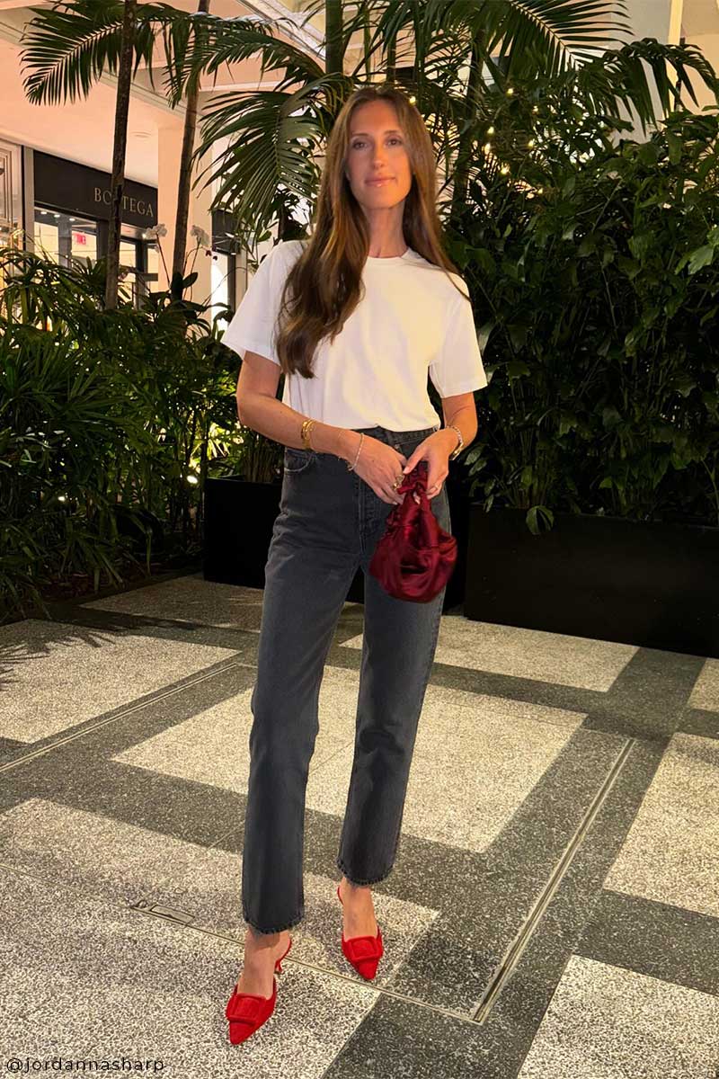 White T-shirt and Gray Jeans with Red Heels for a Casual Date White T-shirt and Gray Jeans with Red Heels for a Casual Date — Classy First Date Outfits
