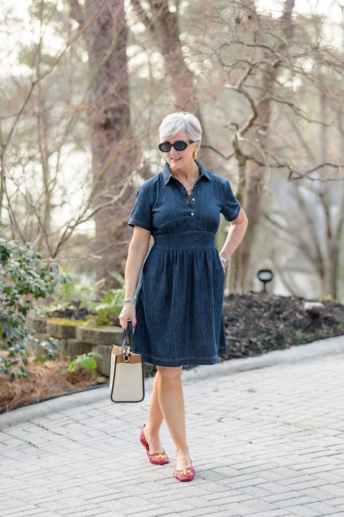 Denim Shirt Dress with Red Flats for a Casual, Office-Safe Version Denim Shirt Dress with Red Flats for a Casual, Office-Safe Version — Classy First Date Outfits