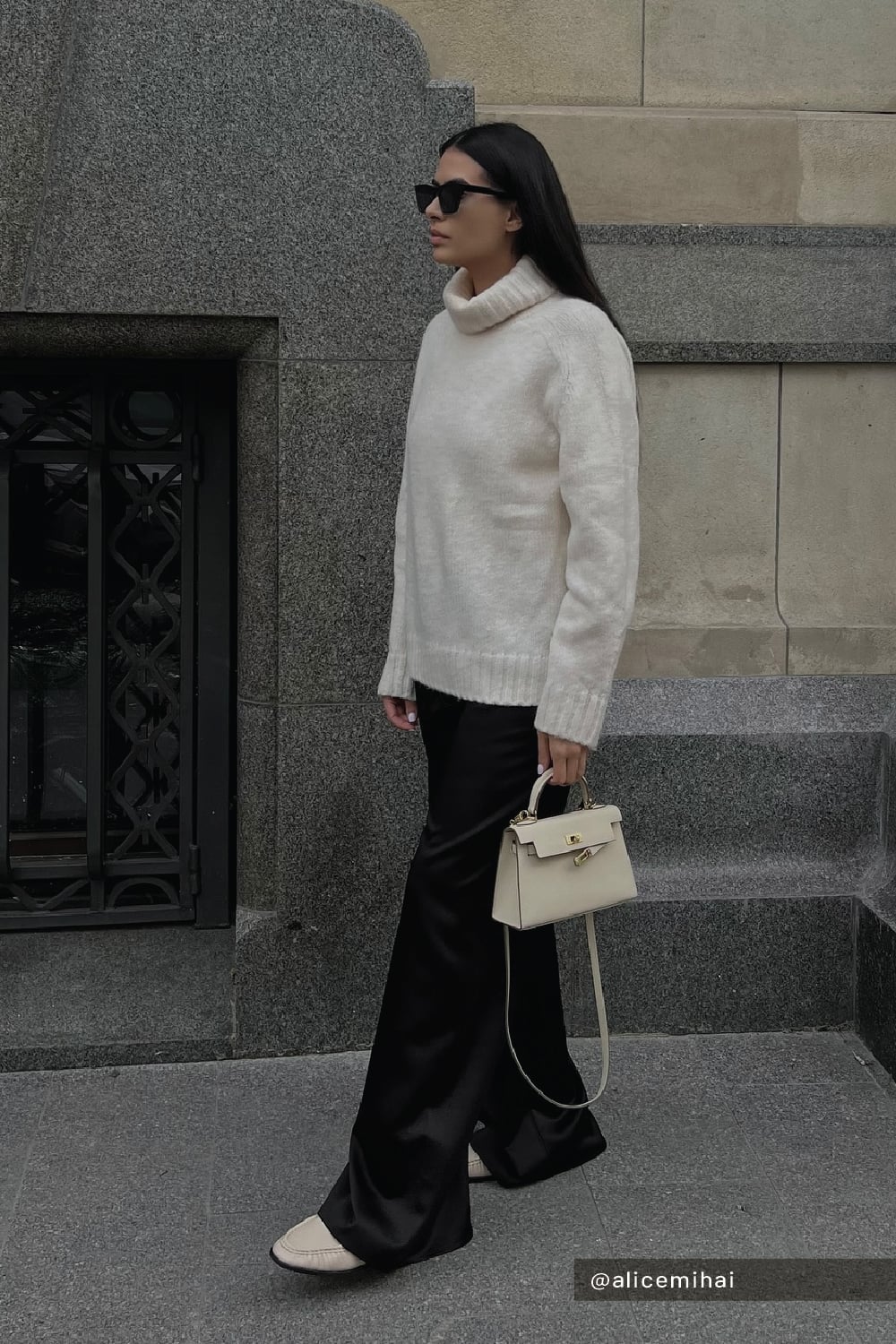 Cream Turtleneck and Black Satin Pants for a Chic Date Cream Turtleneck and Black Satin Pants for a Chic Date — Classy First Date Outfits