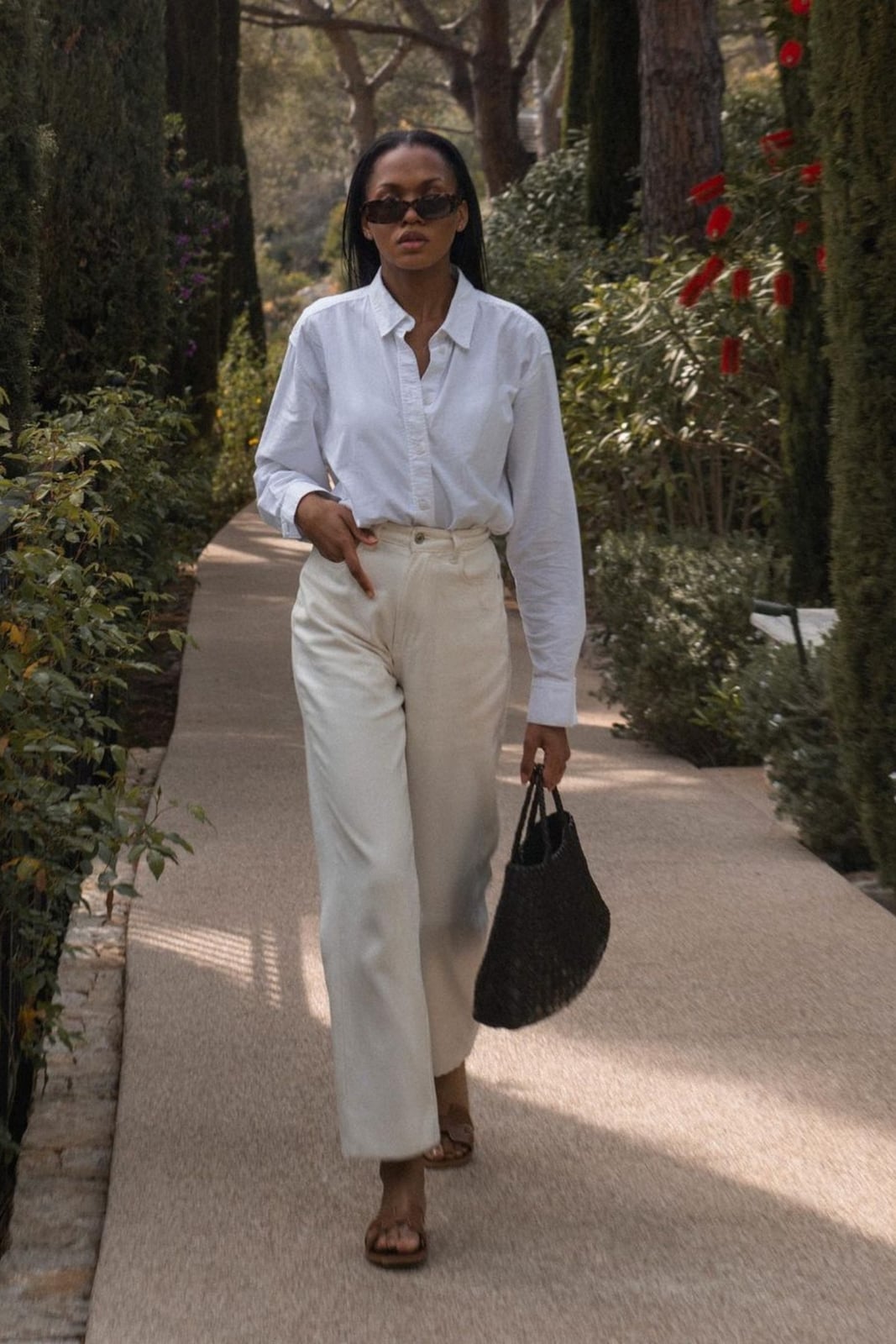 White Button-Down and Cream Wide-Leg Pants for a Relaxed Date White Button-Down and Cream Wide-Leg Pants for a Relaxed Date — Classy First Date Outfits