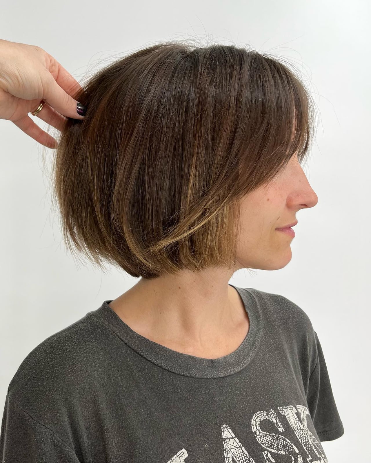 Layered Collarbone Bob With Face Framing — Classy French Bob