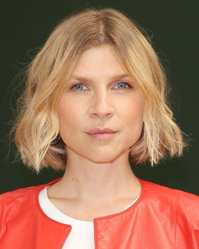 Chin Bob With Wispy Curtain Bangs Chin Bob With Wispy Curtain Bangs — Classy French Bob Haircut