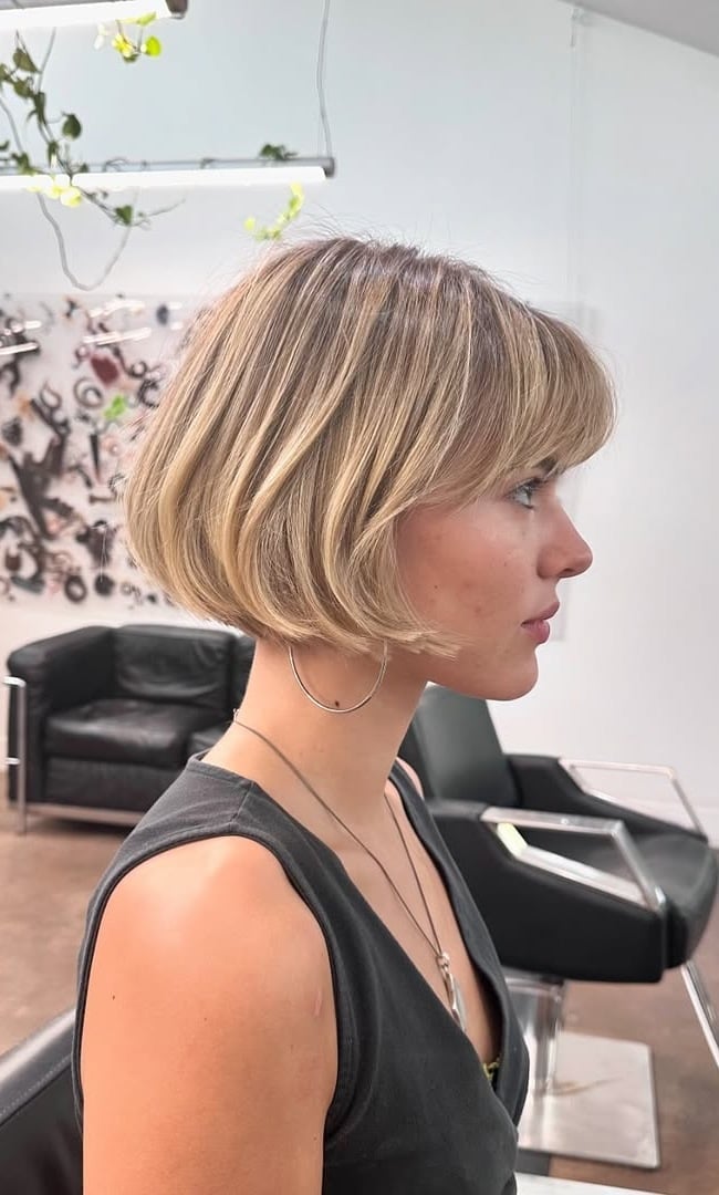 Champagne Blonde Bob With Curtain Bangs Champagne Blonde Bob With Curtain Bangs — Classy French Bob Haircut
