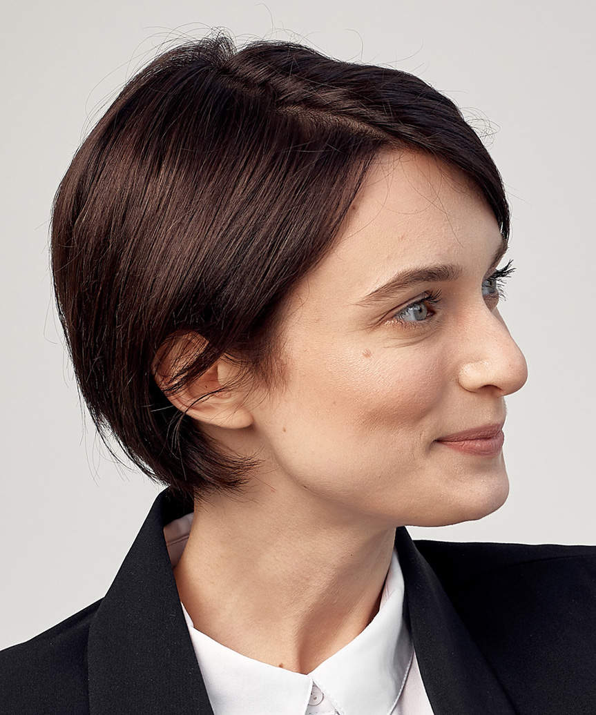 Sleek Chin Bob With Side Part Sleek Chin Bob With Side Part — Classy French Bob Haircut