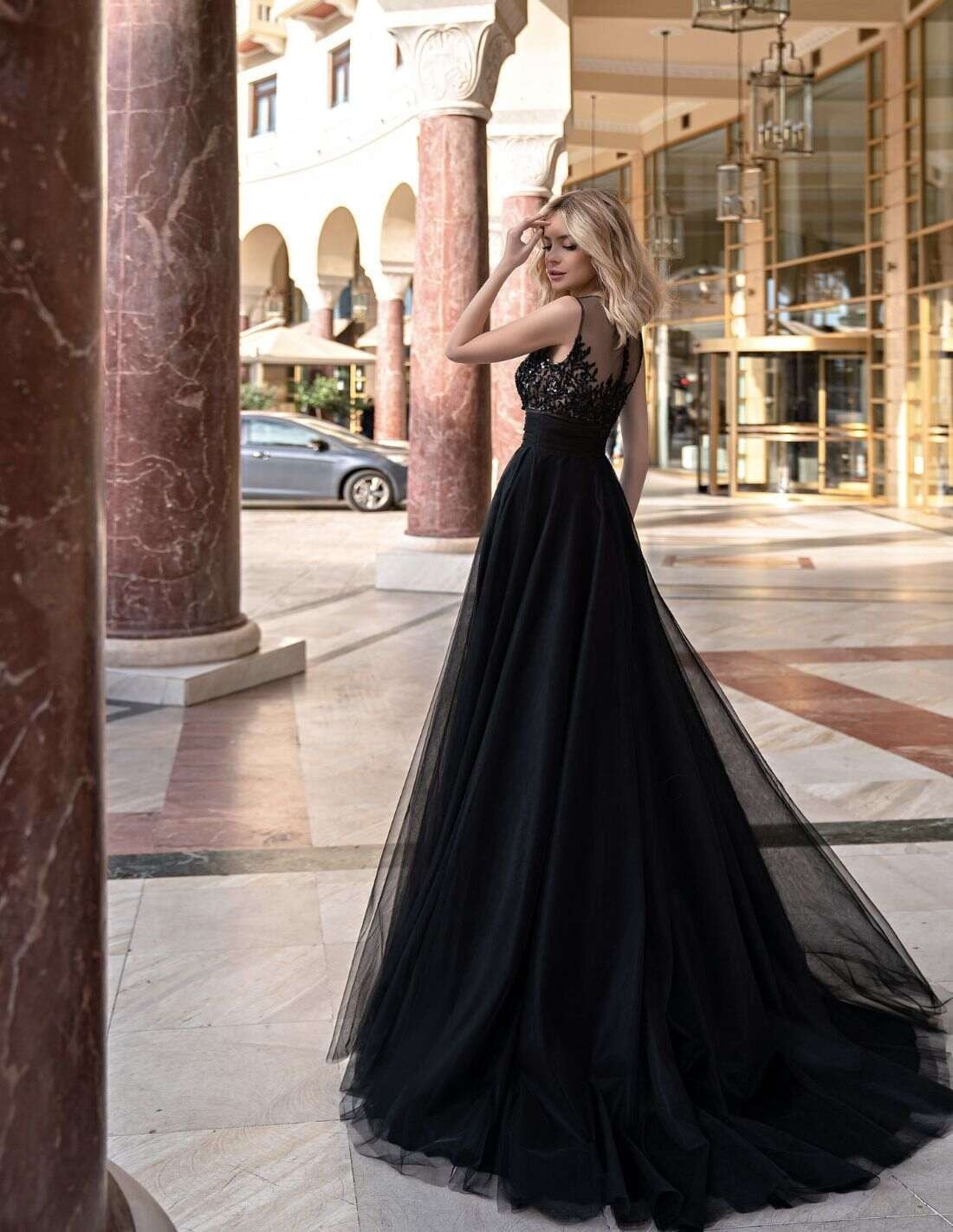 Black Tulle Ballgown with Lace Bodice — Classy Gala Outfits