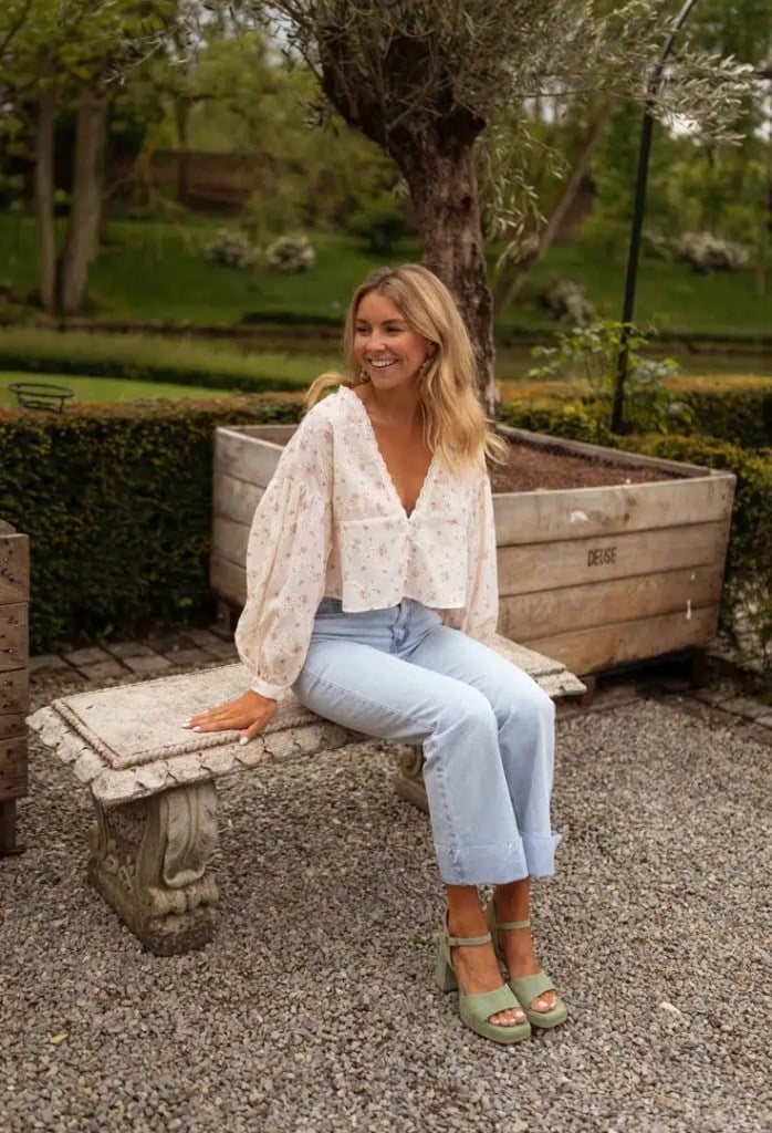 Floral Cropped Blouse And Straight Leg Jeans — Classy Girly Outfits