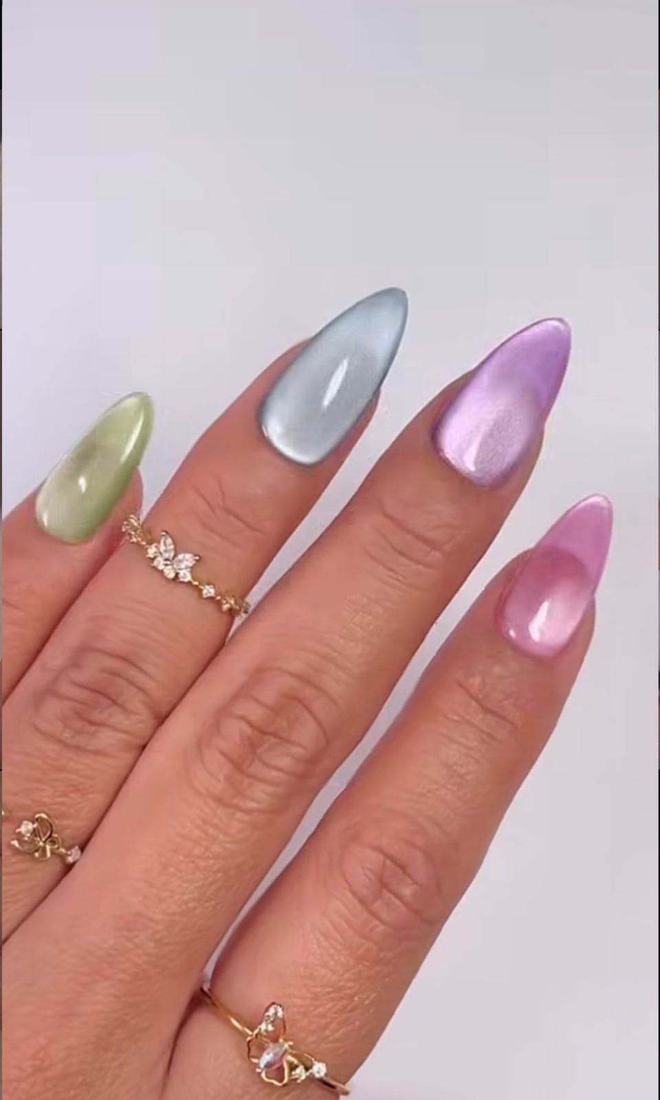 Medium Almond Pastel Cat-Eye Nails Medium Almond Pastel Cat-Eye Nails — Classy Glass Nails