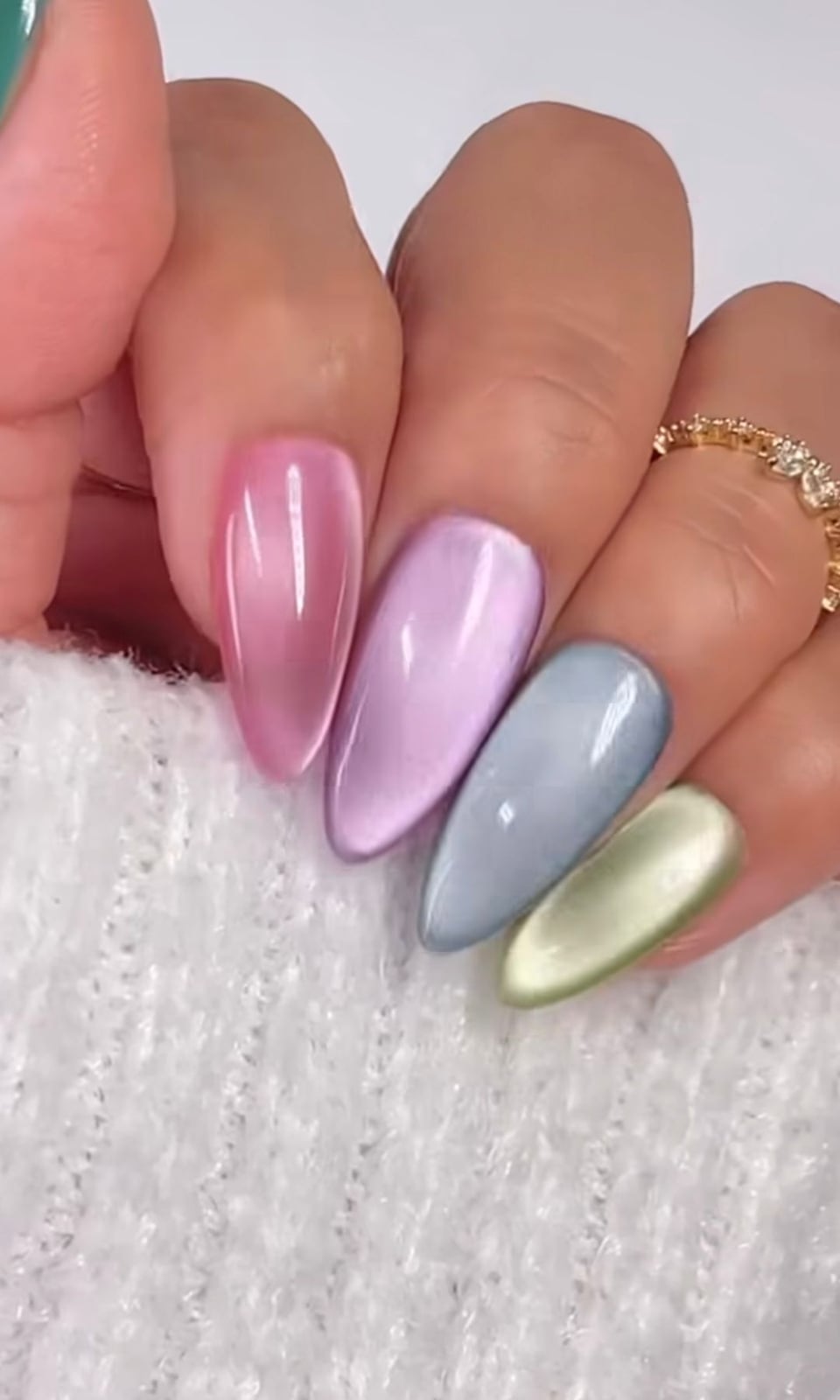 Medium Almond Multi-Color Cat-Eye Nails Medium Almond Multi-Color Cat-Eye Nails — Classy Glass Nails