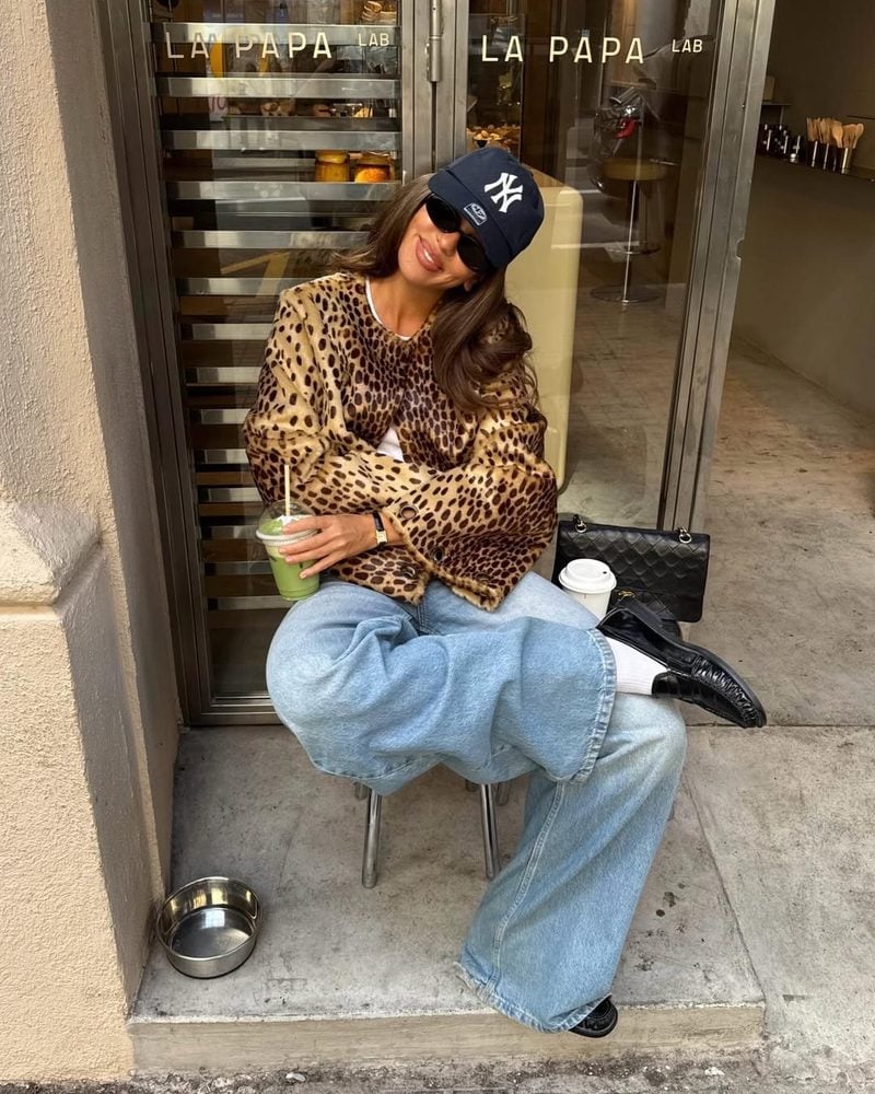 Light Blue Baggy Jeans With Leopard Print Jacket, Close-Up Take Light Blue Baggy Jeans With Leopard Print Jacket, Close-Up Take — Classy Going Out Outfits Jeans