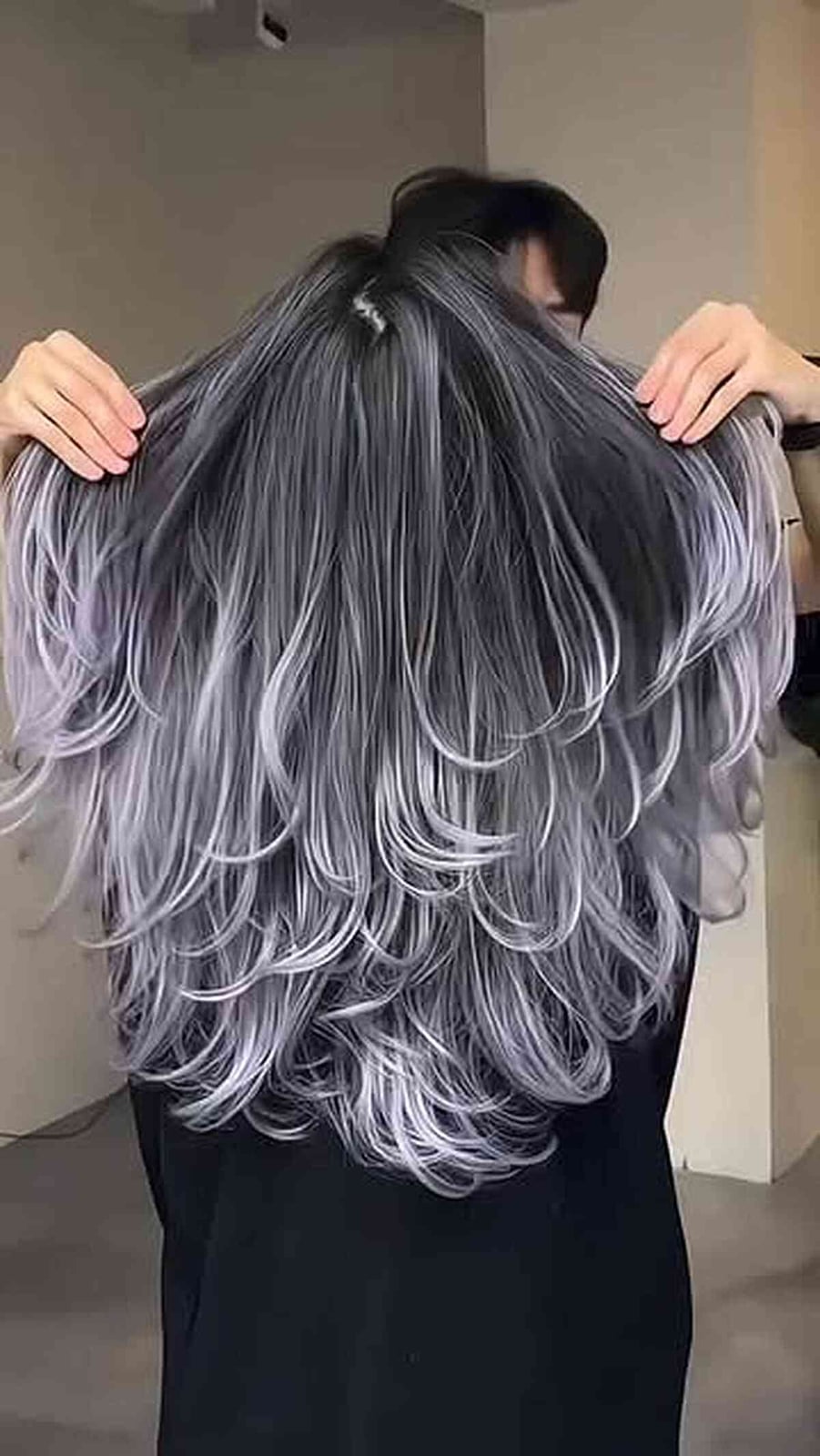 Mid-Back Loose Curls Gray White Blend Mid-Back Loose Curls Gray White Blend — Classy Gray Blending Hair