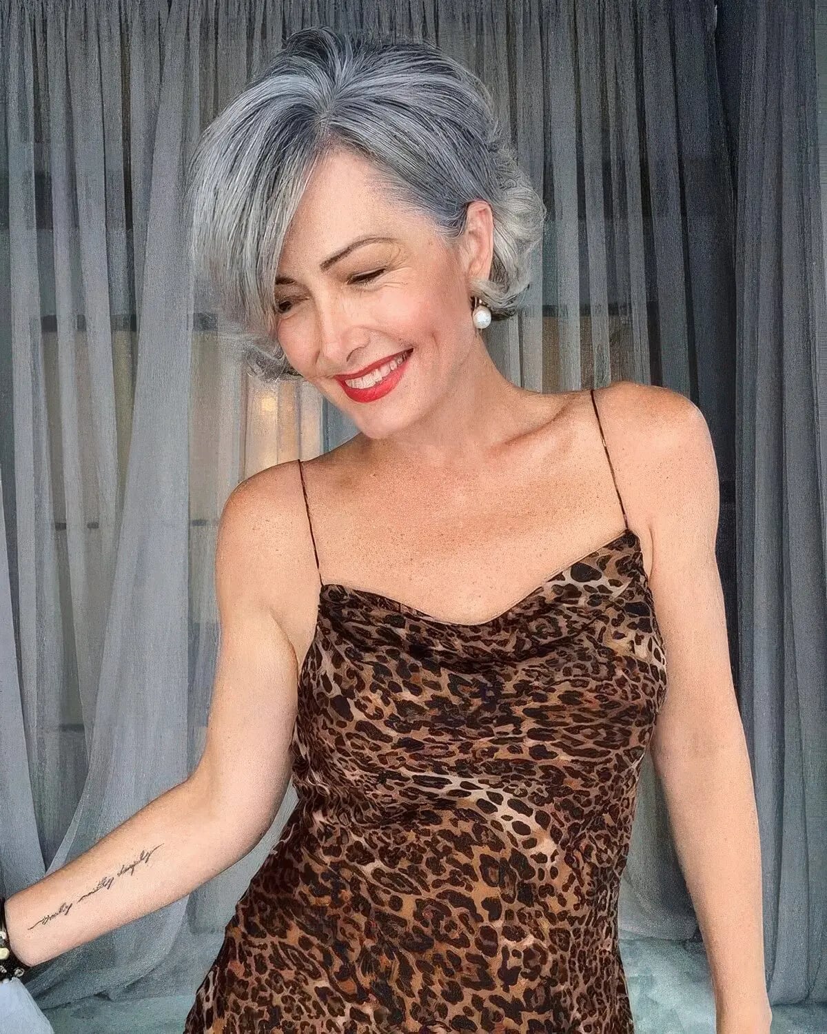 Short Layered Bob With Textured Waves Short Layered Bob With Textured Waves — Classy Gray Blending Hair