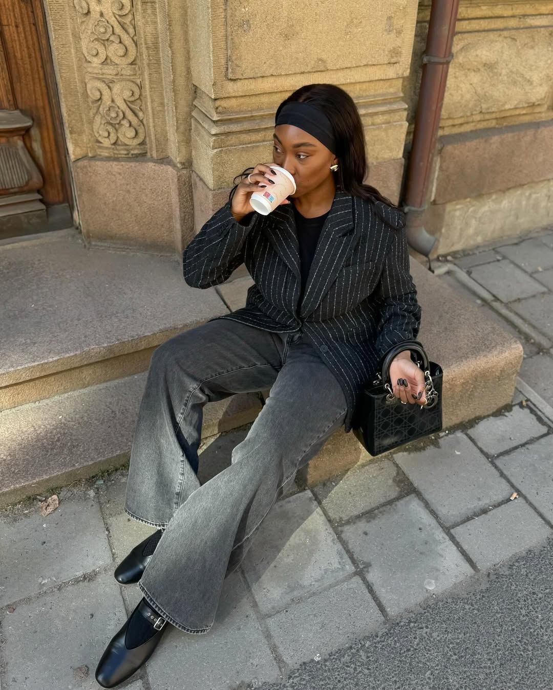 Dark Gray Wide Leg Jeans With Pinstripe Blazer Dark Gray Wide Leg Jeans With Pinstripe Blazer — Classy Gray Jeans Outfits